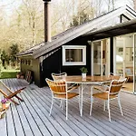 度假居 Light And Wild Woods For The Entire Family *