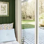 Light And Wild Woods For The Entire Family 度假居