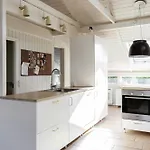 度假居 Light And Wild Woods For The Entire Family