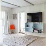 Light And Wild Woods For The Entire Family 度假居