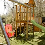 度假居 Light And Wild Woods For The Entire Family *