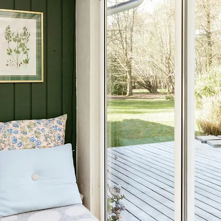 Light And Wild Woods For The Entire Family Feriehus